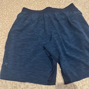 Lululemon short size large